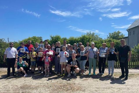 Praying and Remembering: Relatives of Fallen Soldiers from Brovary Visit Zarvanytsia