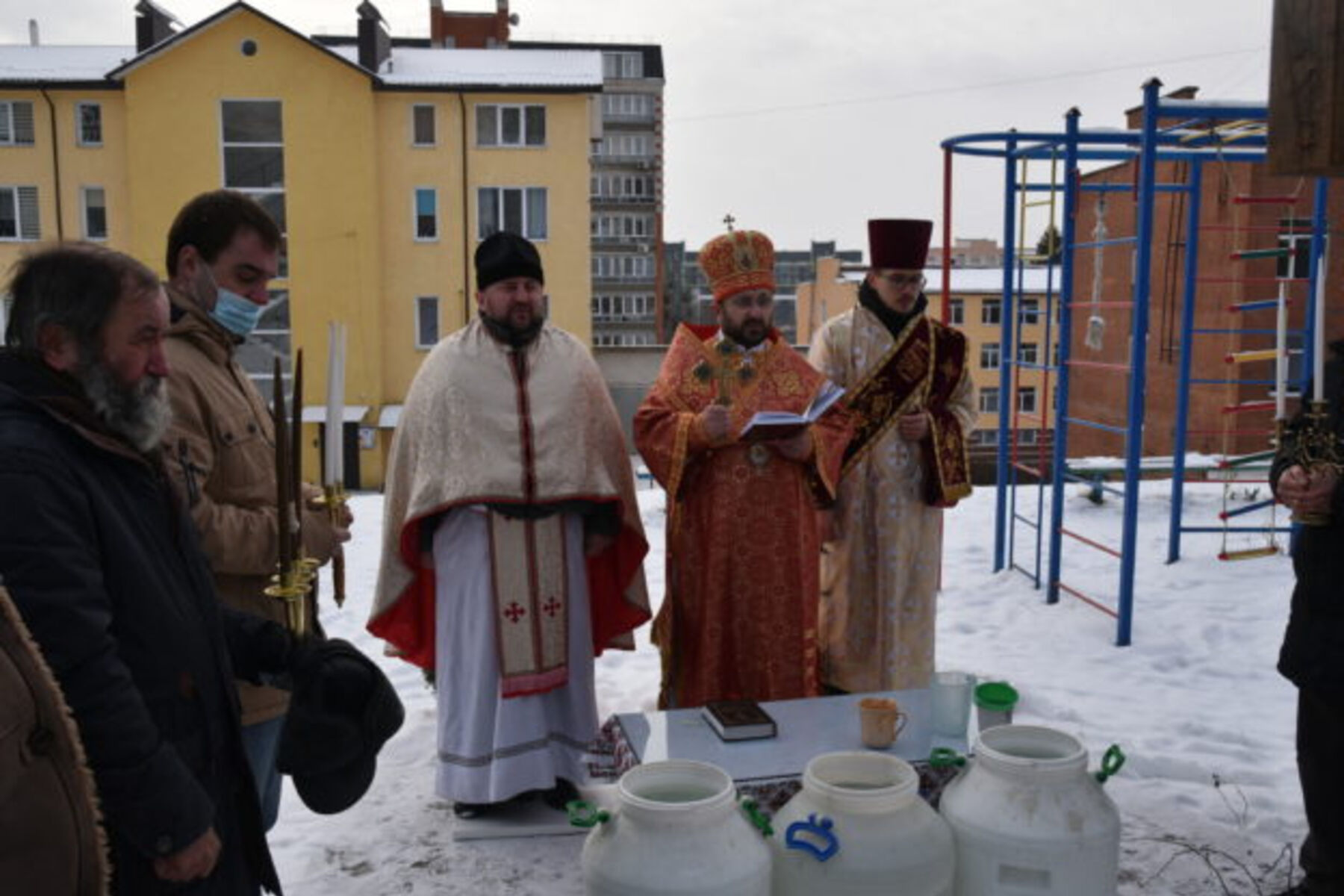 Владика Іван Кулик освятив наріжний камінь під будівництво соціального центру