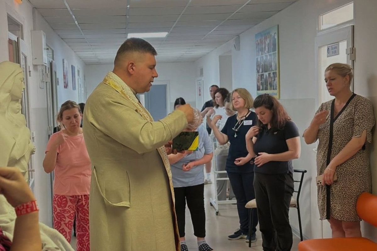 Ukraine hospital chaplain: Under the bombs with faith and resilience
