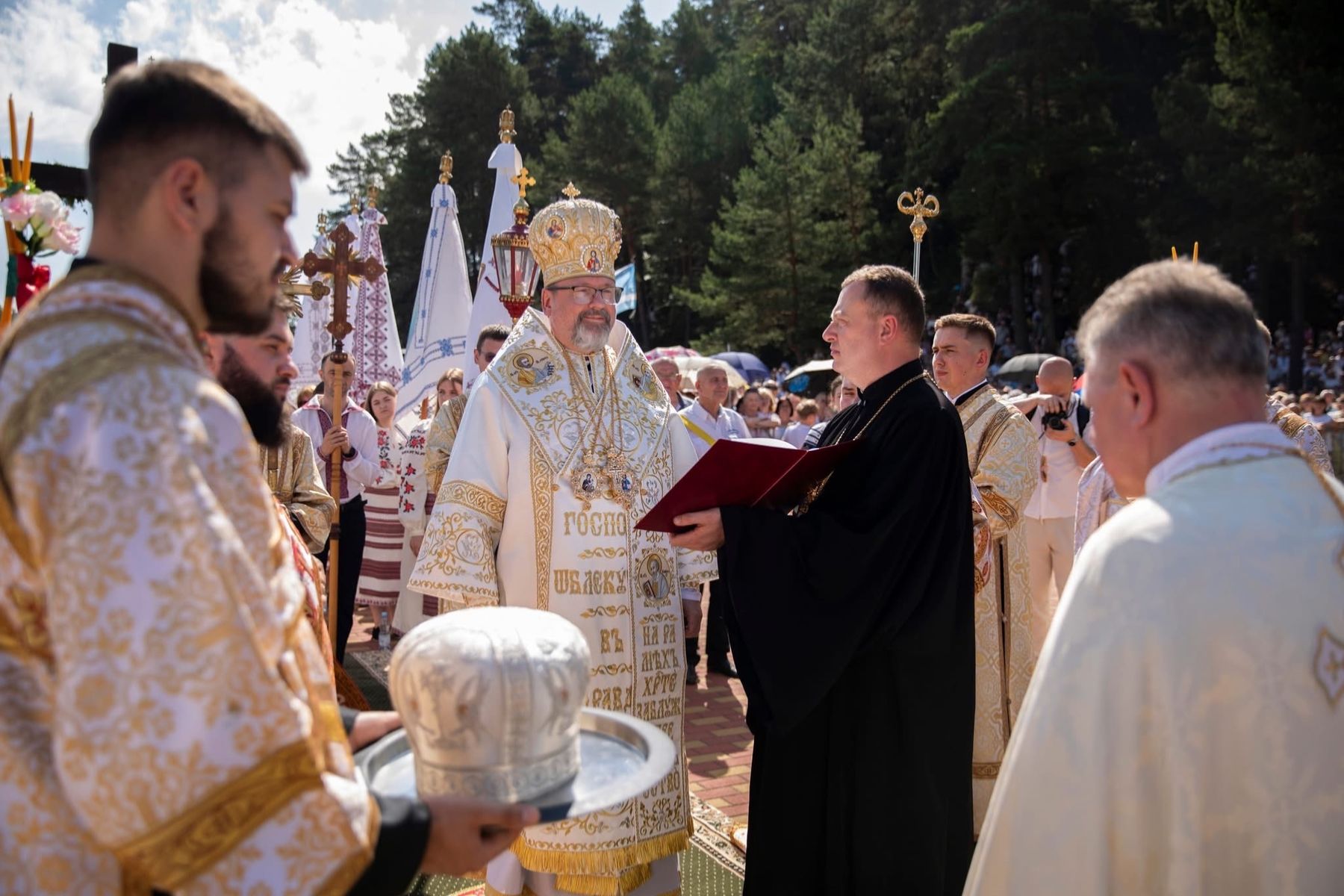 Глава УГКЦ іменував трьох священників митрофорними протоієреями під час прощі у Страдчі