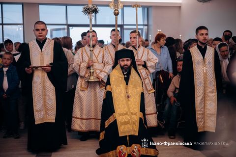 «Світло молитви серед темряви ночі»: у Старуні відбулися молитовні нічні чування