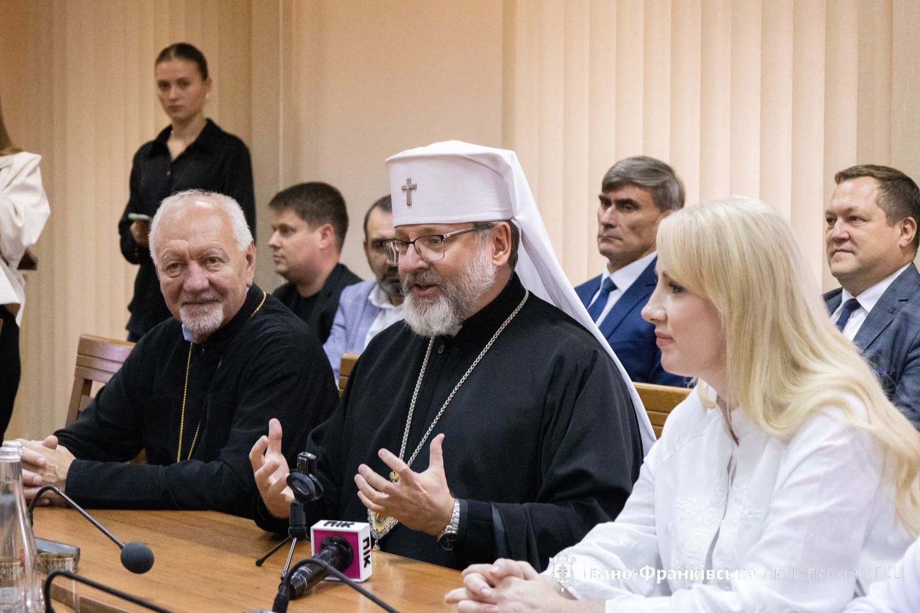 Блаженніший Святослав здійснив візит до Івано-Франківського національного медичного університету та освятив мозаїчну ікону «Премудрість Божа»