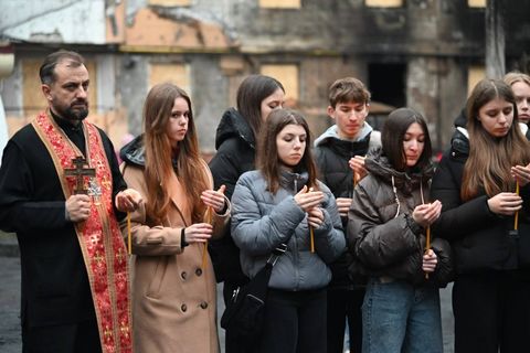 The youth of Ternopil prayed at the locations struck by enemy missiles