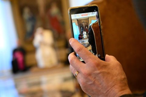 Pope: Church must restore ‘trust in technology,’ guide people to Christ