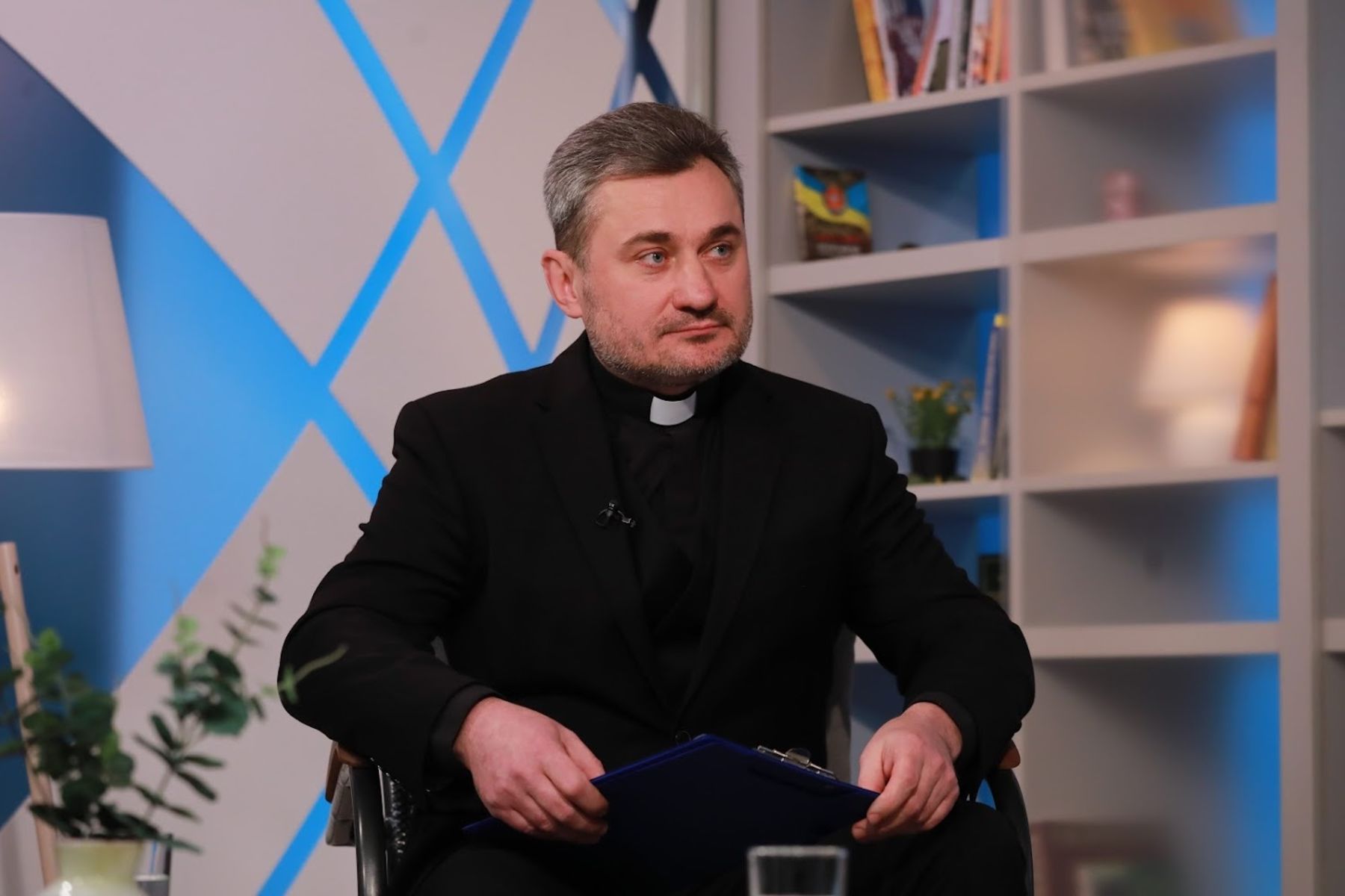 «Допомога «Живому телебаченню» — це і кожний перегляд, поширення у соцмережах, коментар чи «вподобайка», — директор «Живого», керівник Департаменту інформації УГКЦ отець Ігор Яців