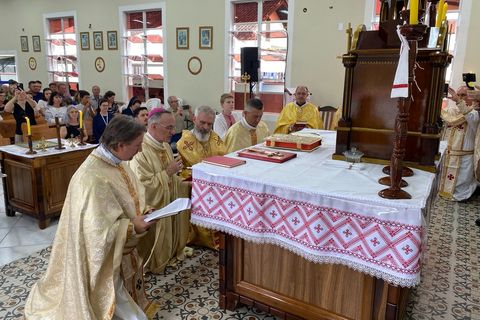 Metropolitan of Curitiba Consecrates New Ukrainian Church in Brazil