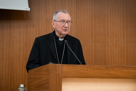 Слово кардинала П’єтро Пароліна на конференції «До богослов’я надії для України та з України»