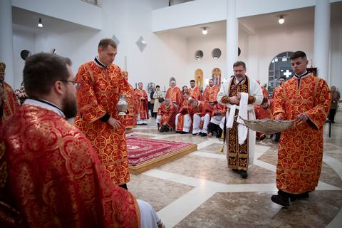 «Служіння тим, у кому плаче Господь, — джерело щастя і радості священника», — Глава УГКЦ у Великий четвер