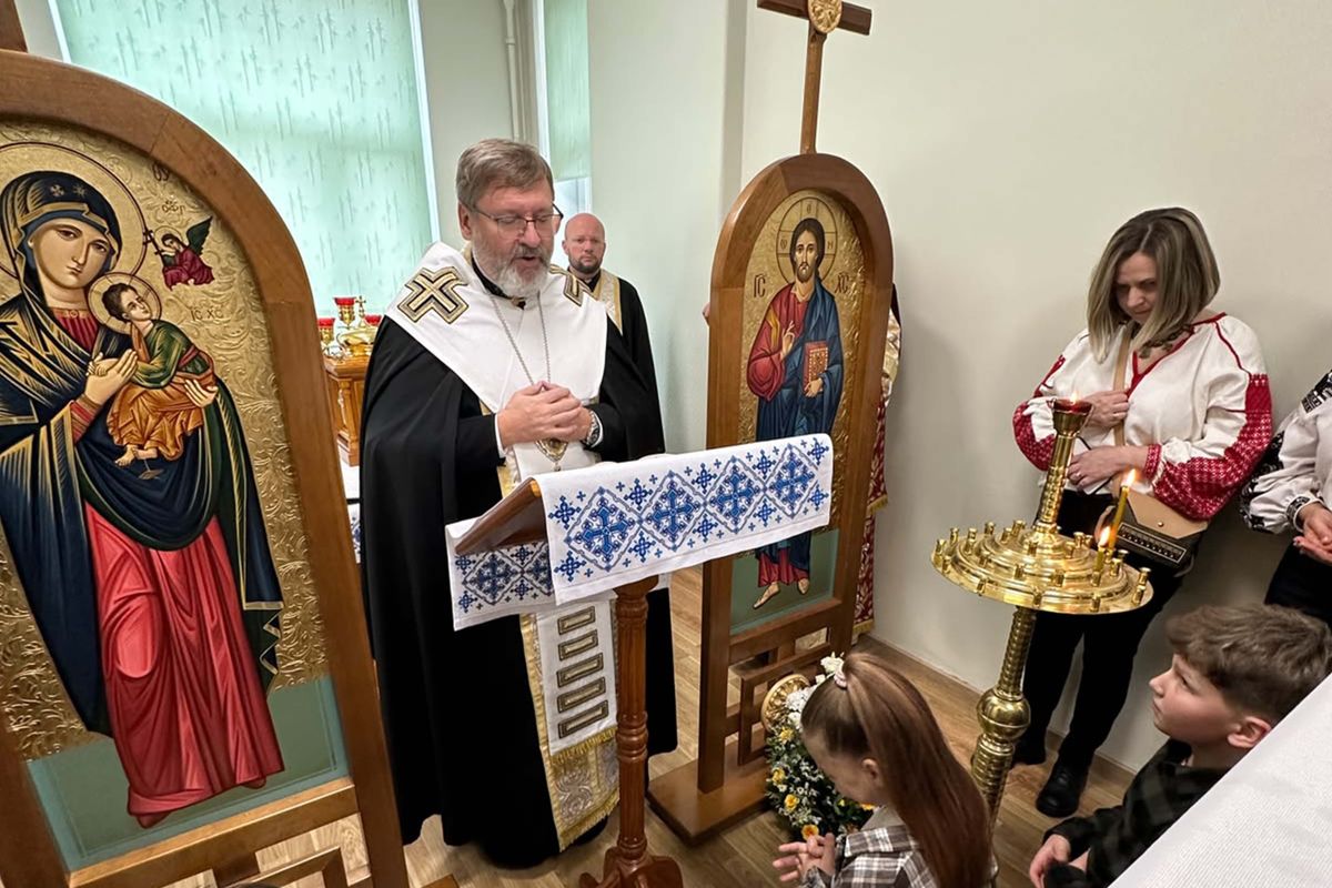 «Нікому не вдасться роз’єднати наш народ», — Глава УГКЦ освятив Український дім у Ризі