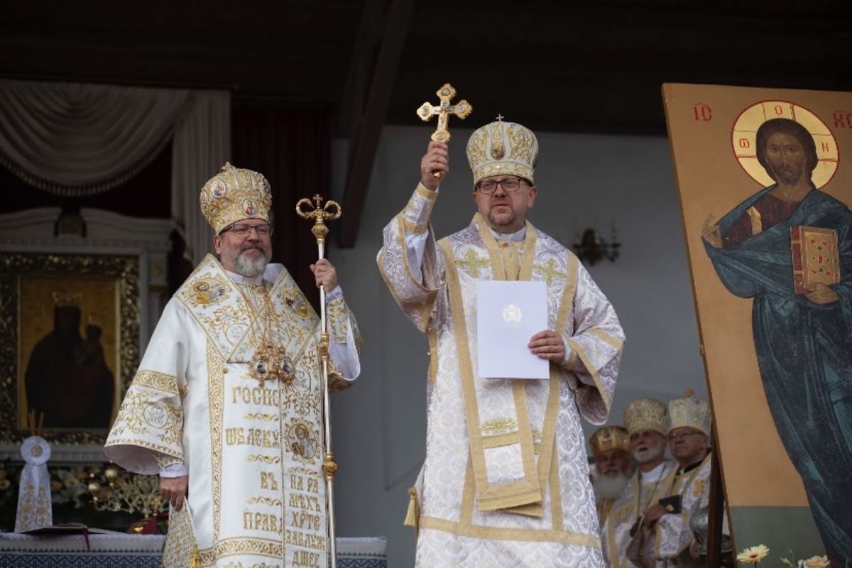 «Через Ваше служіння Господь сходить на спраглих Божої благодаті»: Глава УГКЦ привітав владику Володимира Груцу з 50-річчям