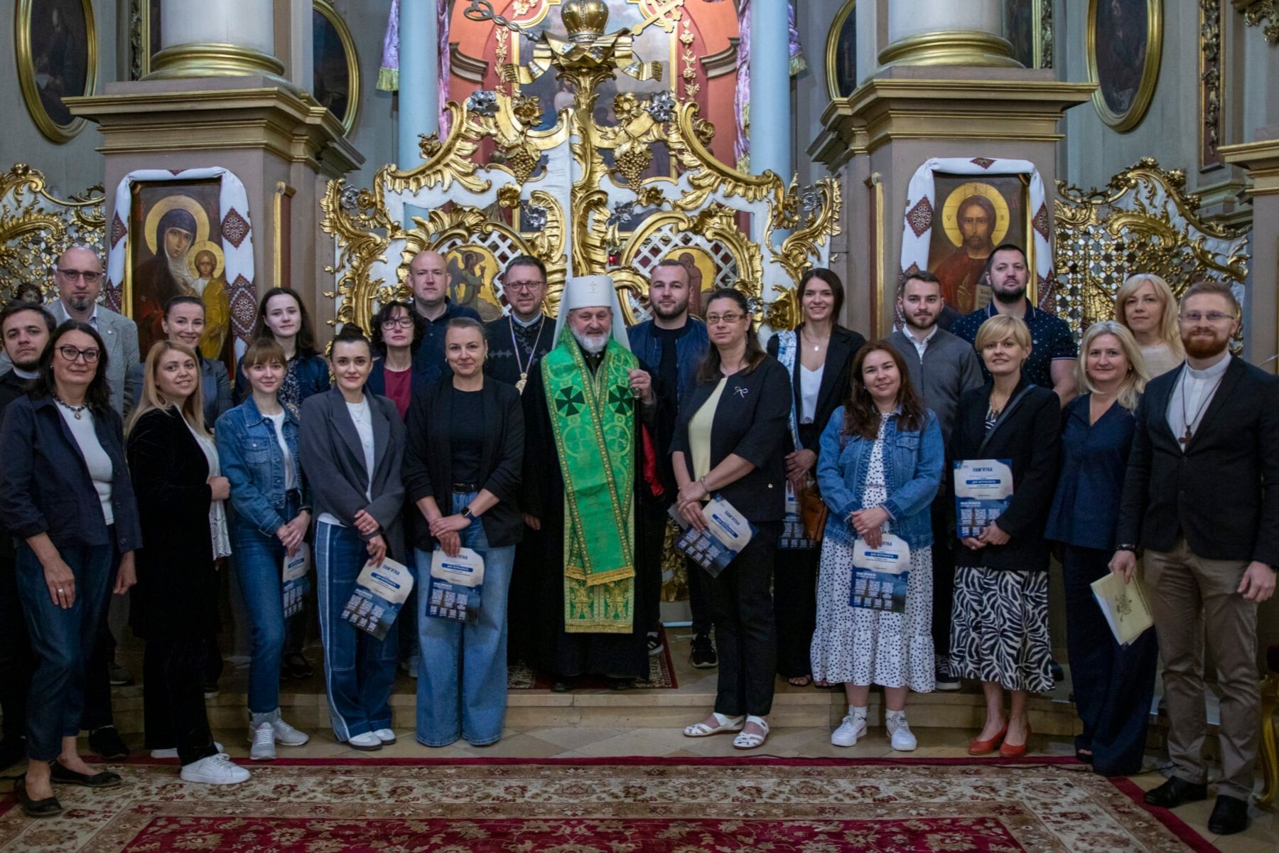У Львові журналісти відзначили професійне свято молитвою та спілкуванням у митрополичих садах