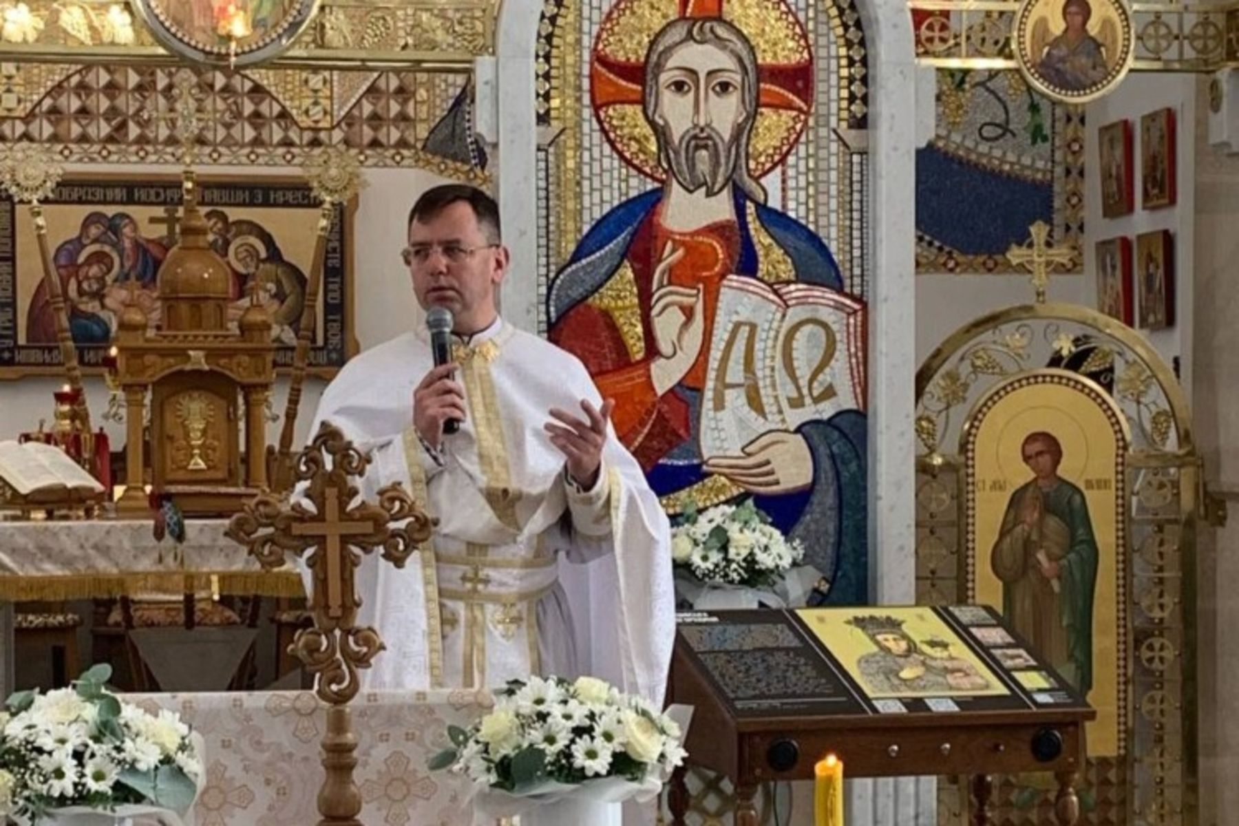 Парафія УГКЦ у Крихівцях отримала унікальну тифлоакустичну ікону Гошівської Богородиці