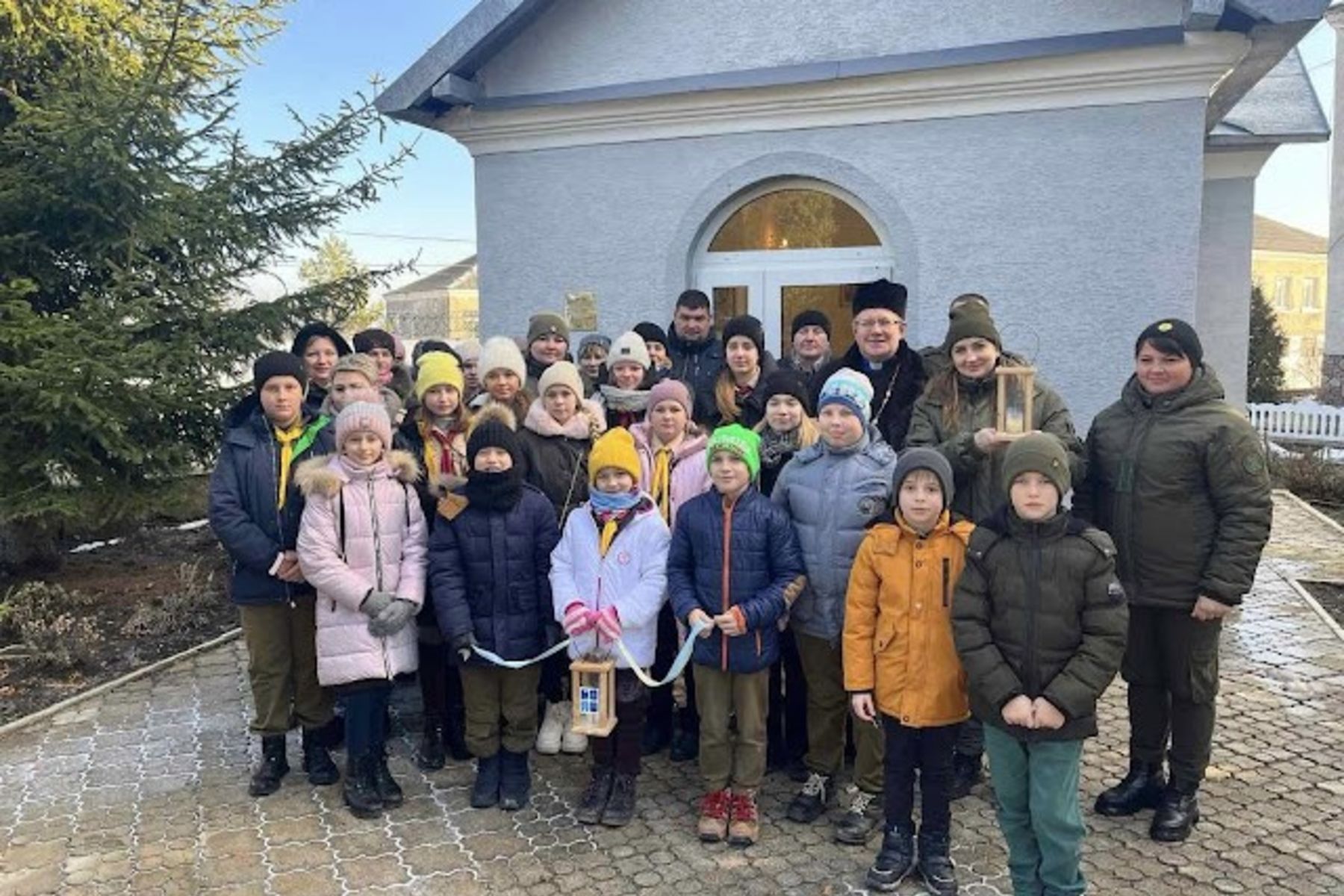 Світло миру з Вифлеєму запалили у храмі в жіночій виправній колонії