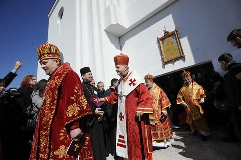 Глава УГКЦ подякував владиці Василеві Лостену за багаторічну допомогу в будівництві Патріаршого собору