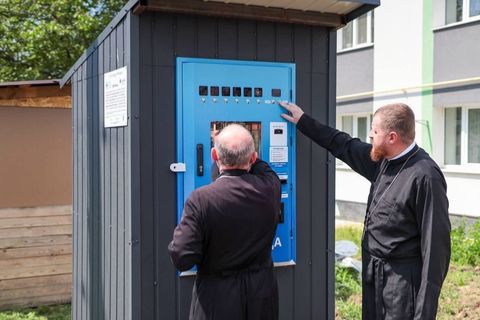 На Харківщині Церква відкрила новий пункт з очищеною водою для мешканців прифронтової громади
