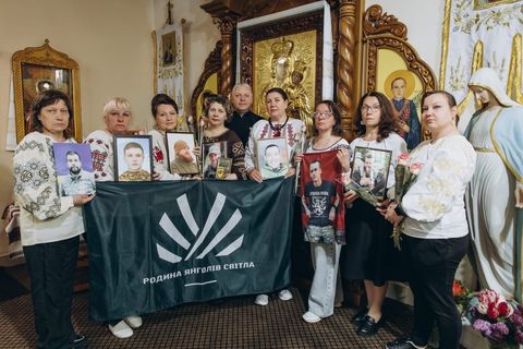 У День матері в одеському катедральному храмі вшанували матерів полеглих захисників