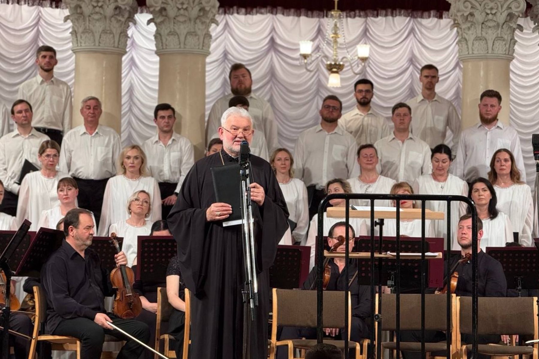 У Національній філармонії України відбувся мистецько-духовний вечір «Паломник миру»