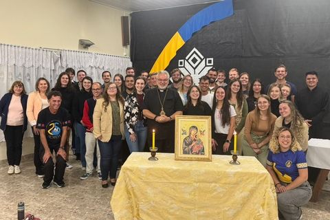 Владика Браян Байда зустрівся з українською молоддю Бразилії