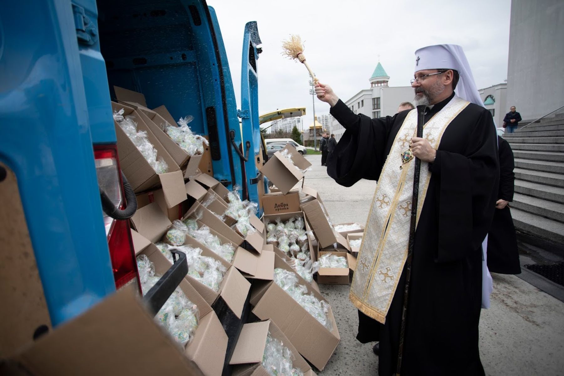 Patriarchal Cathedral blesses Paschal food for defending forces