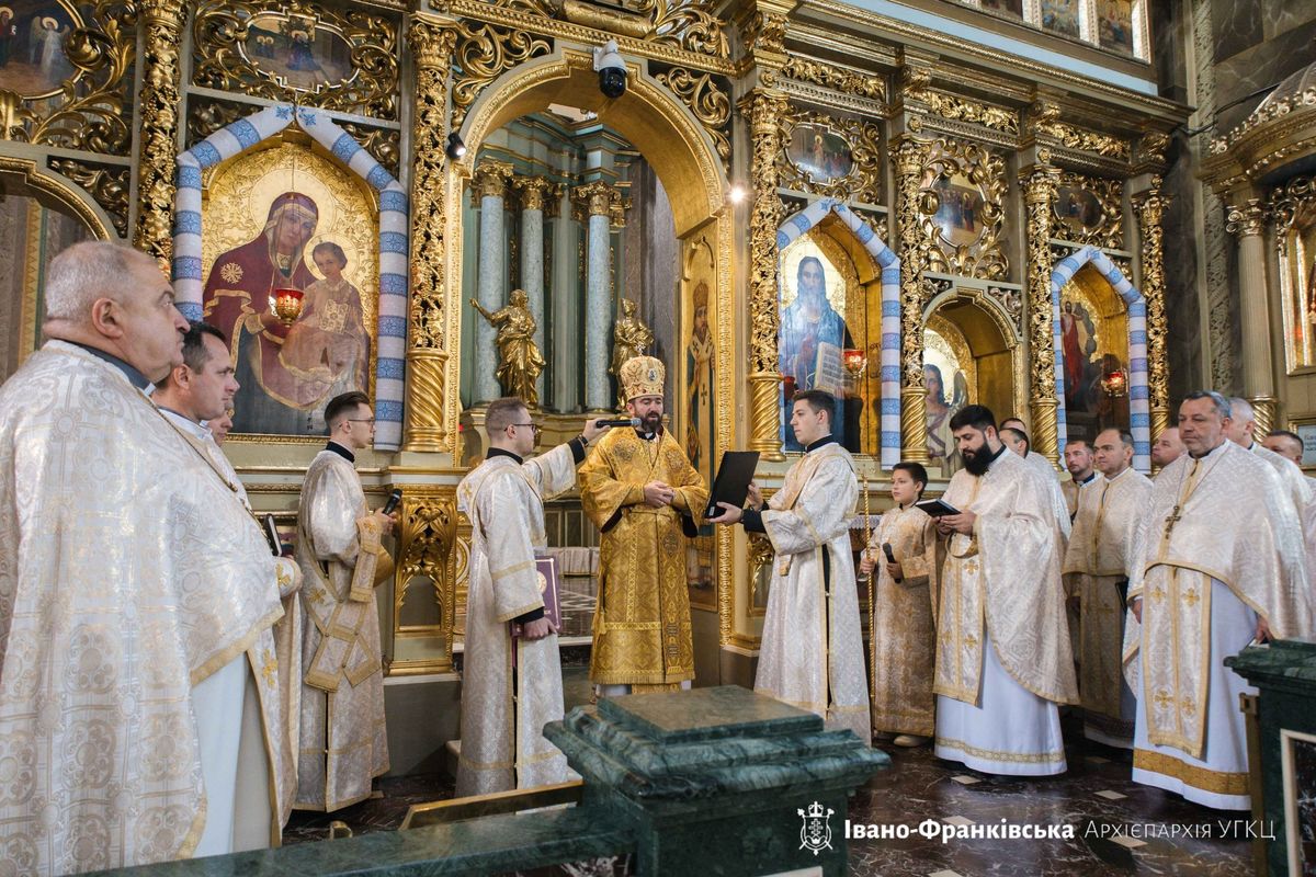 В Івано-Франківській архиєпархії понад 200 катехитів отримали канонічні місії