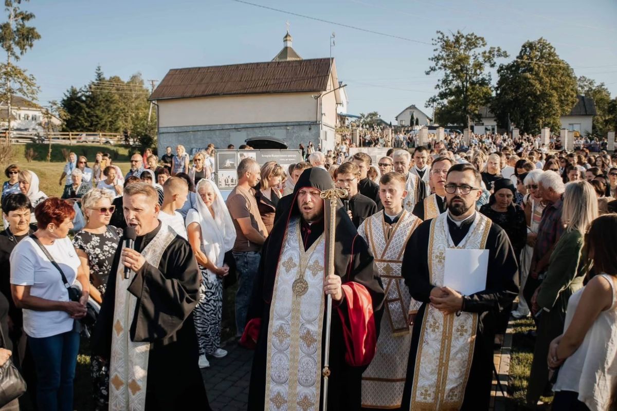 Понад дві тисячі паломників взяли участь у сотих молитовних чуваннях у Старуні