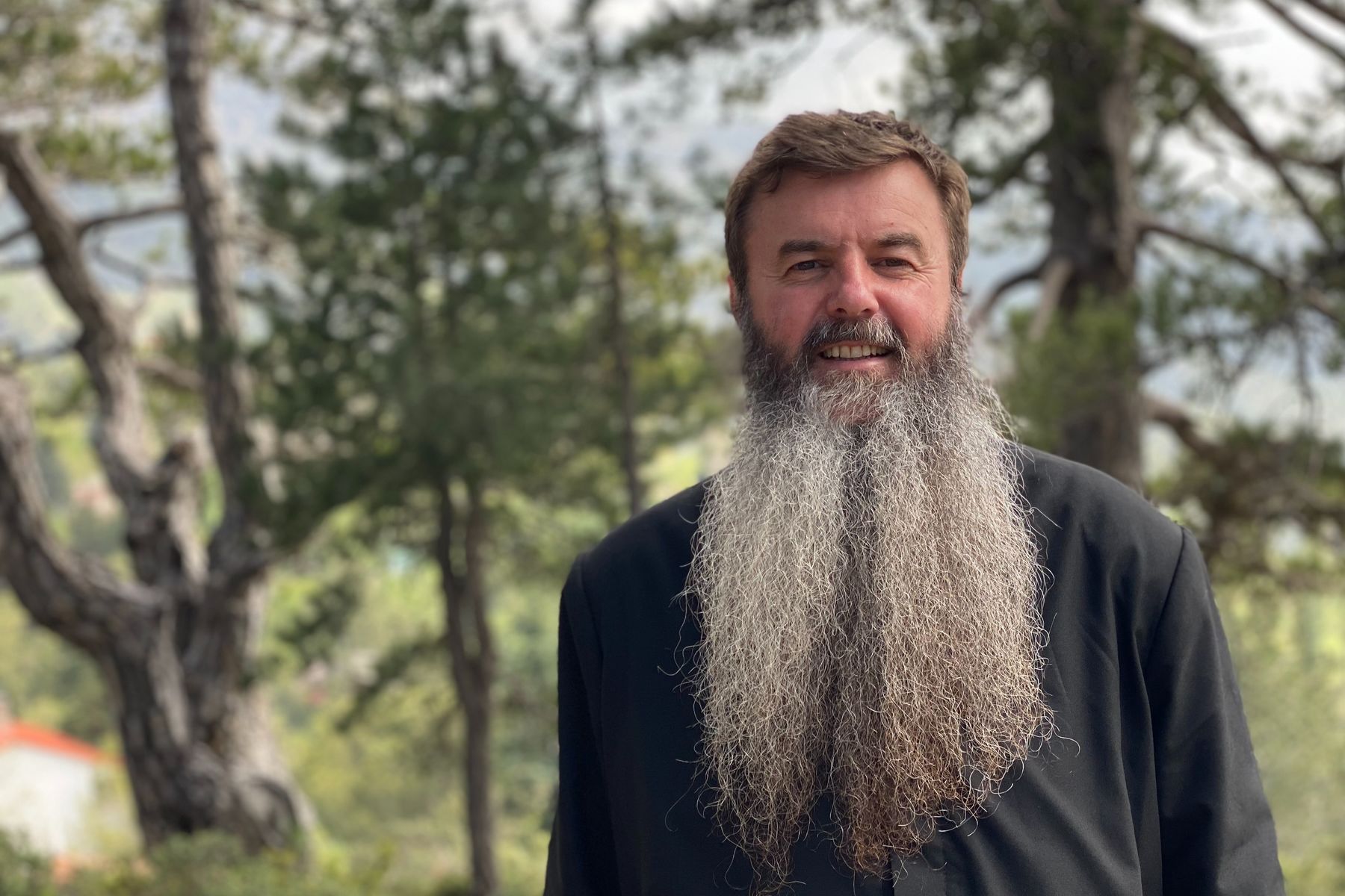 Священник для українців Кіпру: Ми не маємо ракет і дронів, але започаткували «Духовне ППО»