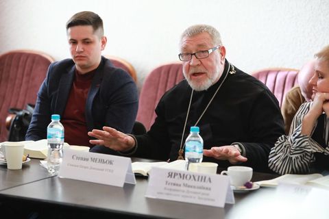 Representatives of various denominations pray in Zaporizhzhia for the victims of the terrorist attack and Ukraine’s speedy victory