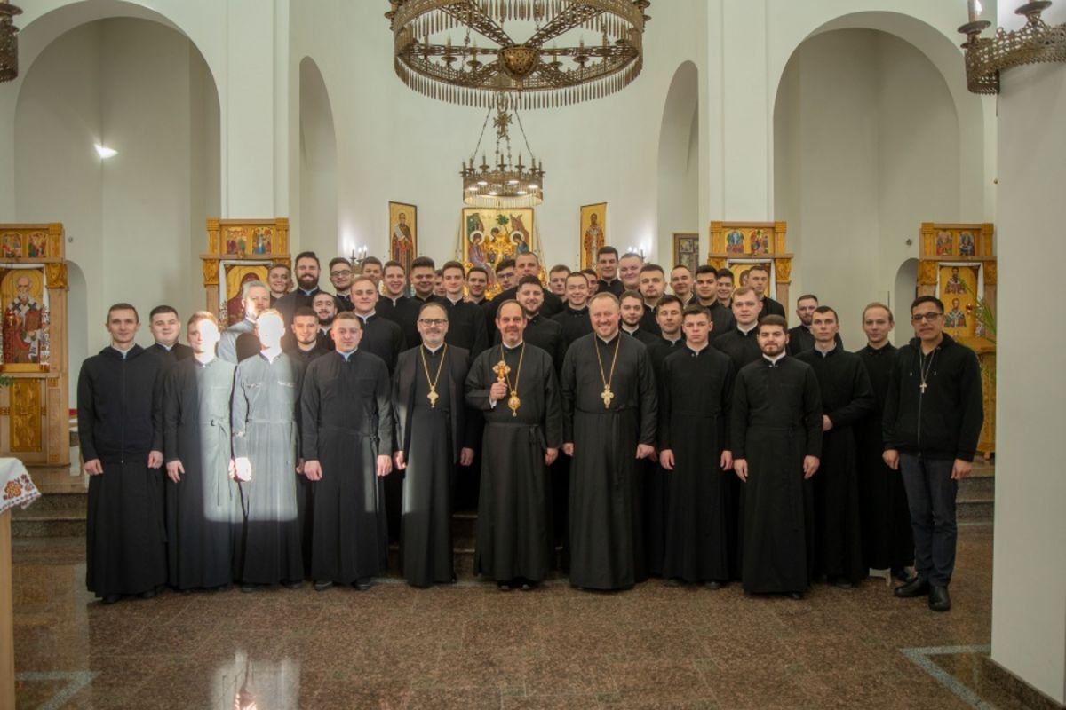 «Люди, до яких ви підете служити, вже за вас моляться», — владика Богдан Данило до семінаристів Київської семінарії