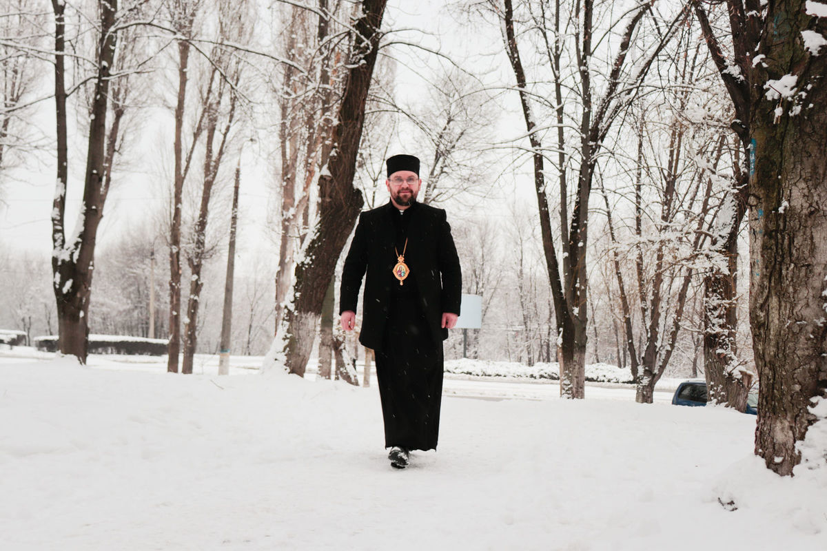 «Мене переповнює відчуття любові до цієї землі. Кожен тут надихає любити», — владика Максим Рябуха про Схід України