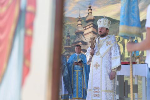 Владика Микола Бичок закликав лемків передавати наступним поколінням не лише культуру, а й віру