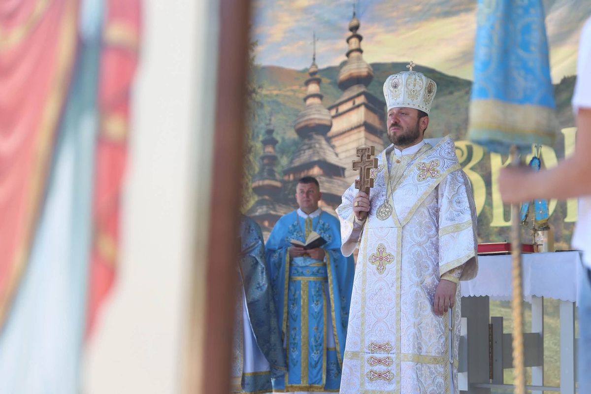 Владика Микола Бичок закликав лемків передавати наступним поколінням не лише культуру, а й віру