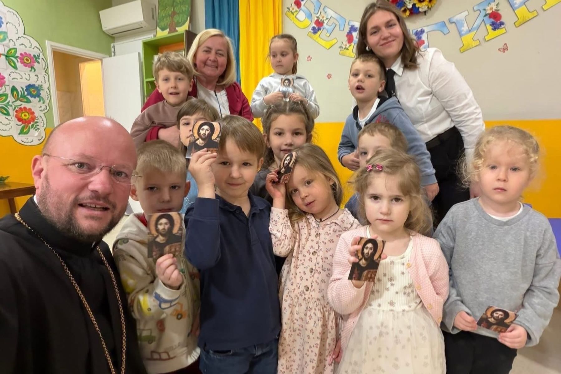 Владика Степан Сус відвідав українські суботні школи в Афінах