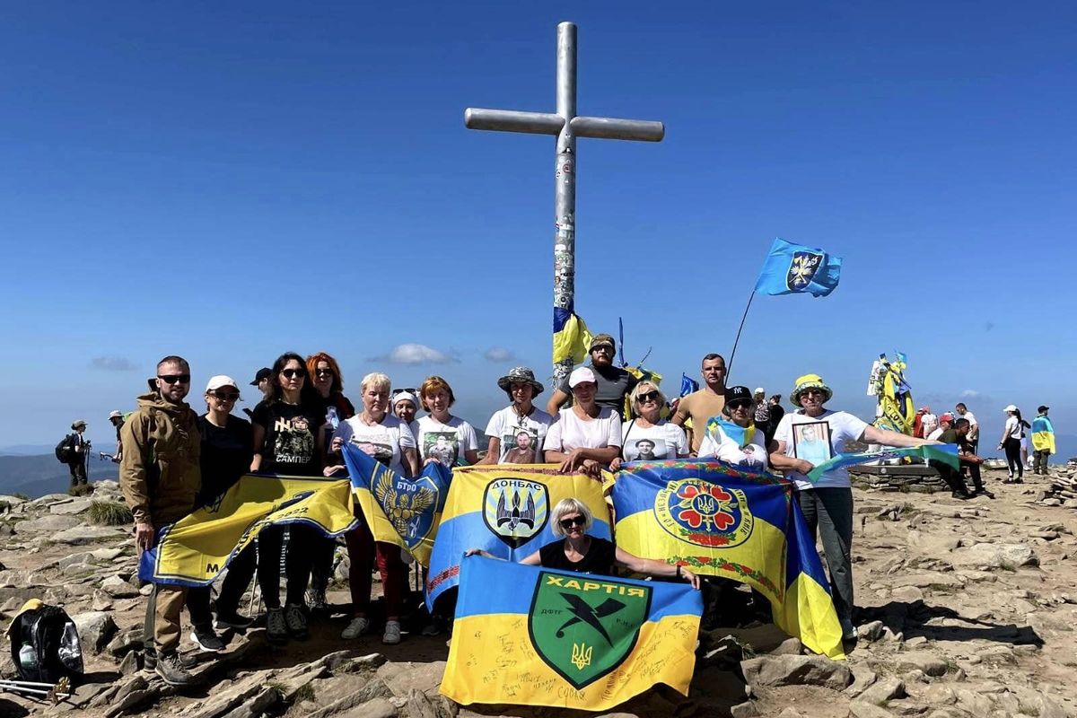 Матері та дружини полеглих воїнів піднялися на Говерлу