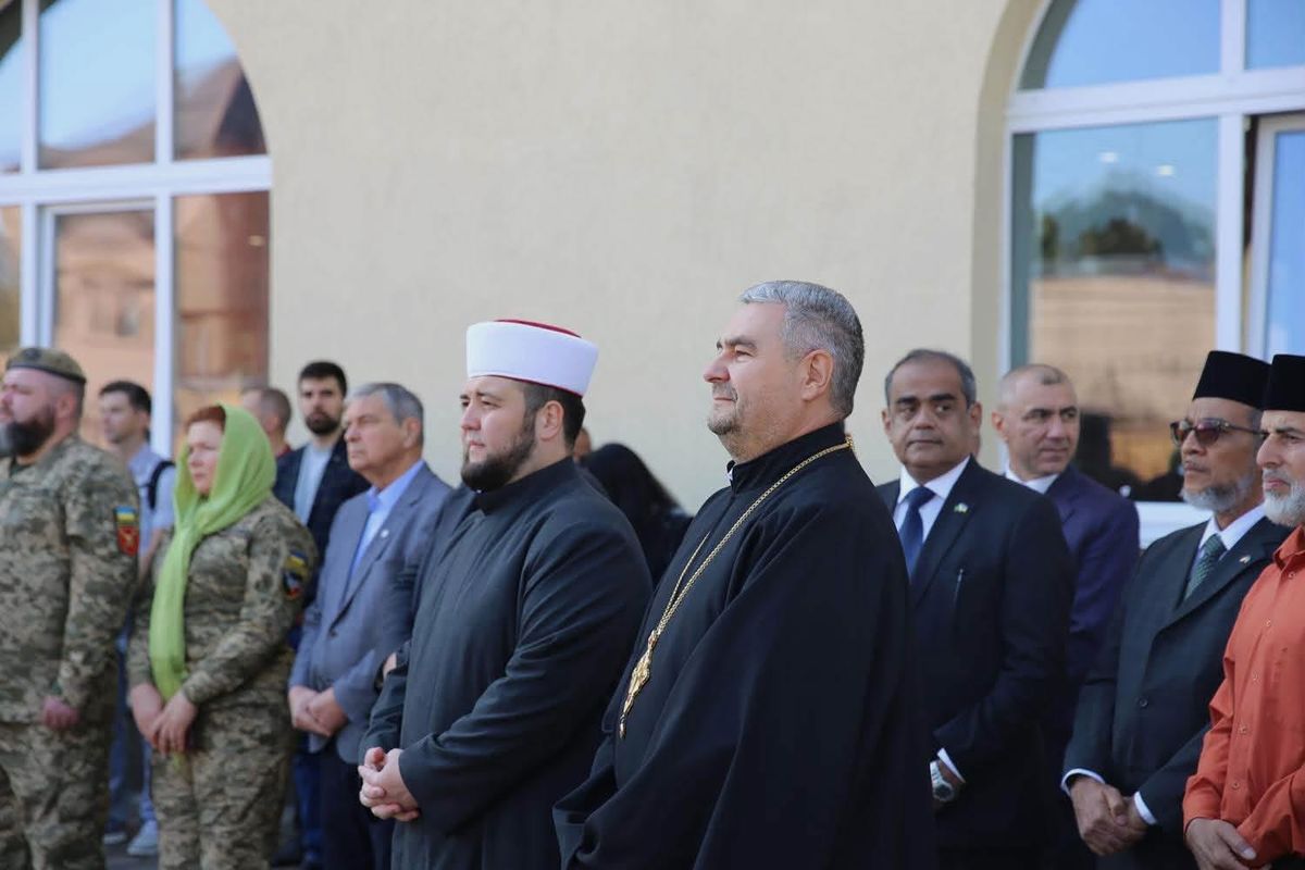 «Ми єдині в пам’яті, болю й любові до України», — отець Ігор Шабан на відкритті Стіни пам’яті загиблих воїнів-мусульман