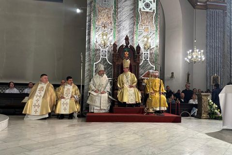 «Нехай Христос Воскреслий переможе смерть цієї війни і дарує перемогу Україні», — Блаженніший Святослав на Пасхальній Вігілії в Києві