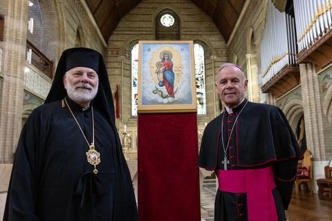 У Британії благословили ікону для військових, написану львівською іконописицею