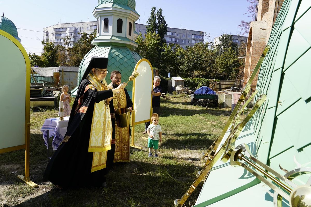 Владика Йосиф Мілян освятив набанні хрести в місті Біла Церква