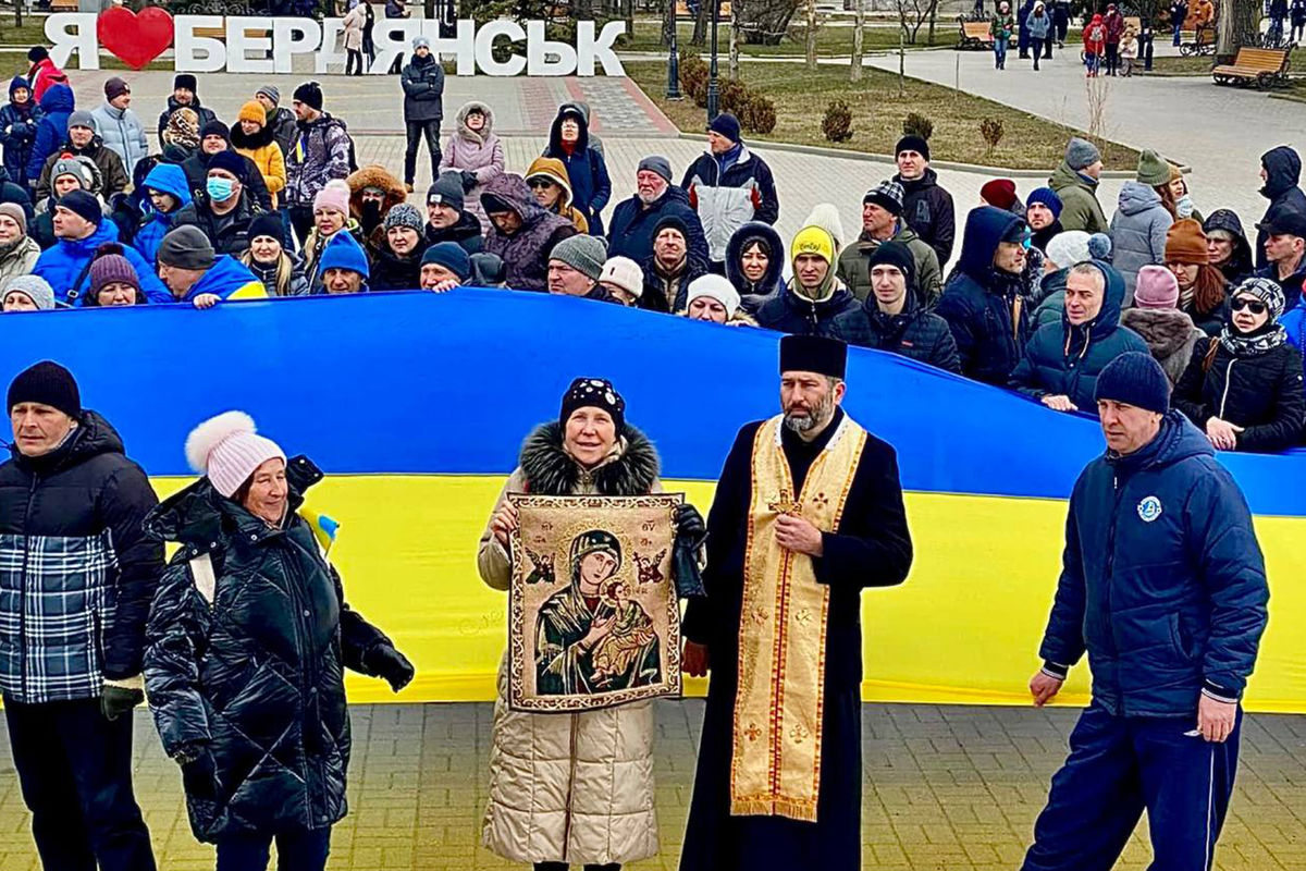 Їх тримають, бо незламні: рік полону священників із Бердянська