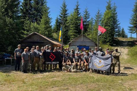 У Карпатах відбувся табір для молоді і дітей військовослужбовців за участю капеланів УГКЦ